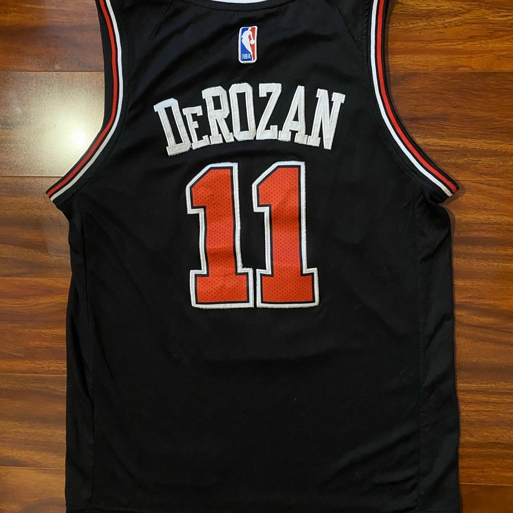 Nike Chicago Bulls NBA Basketball DeRozan No. 11 Jersey size 48 Unisex. - Picture 9 of 13